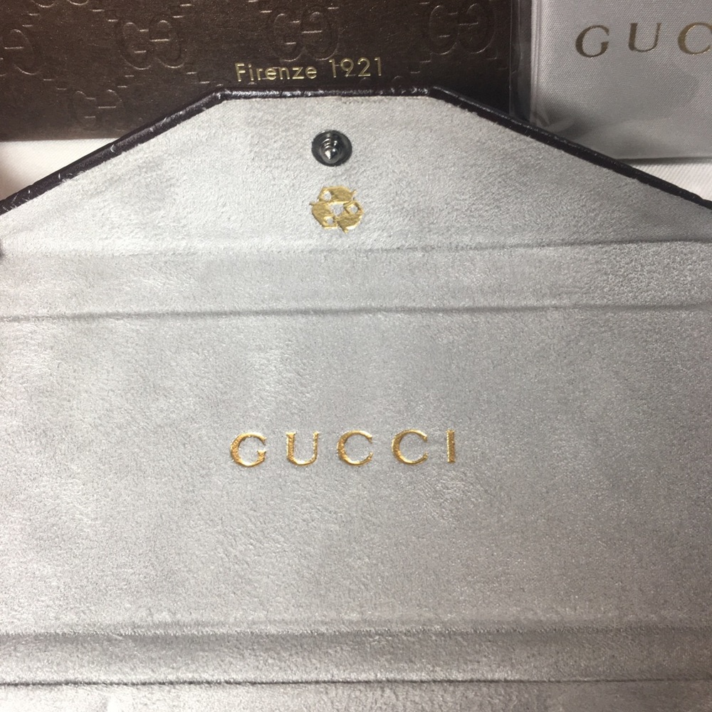 Gucci NEW sunglass case,cleaning cloth & Gucci bag - Picture 7 of 7